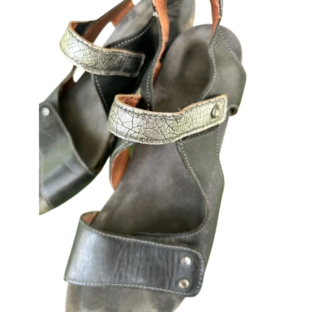 Taos Footwear great pre